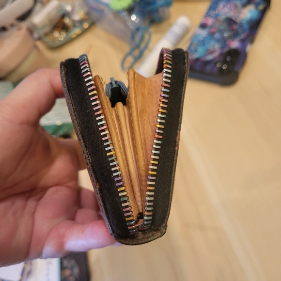 Dooney & Bourke Brown With Rainbow, zip around wallet Vintage - Picture 4 of 6